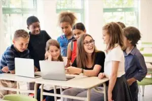 Read more about the article Building a Strong Home-School Connection: 3 Simple Steps for Co-Parents